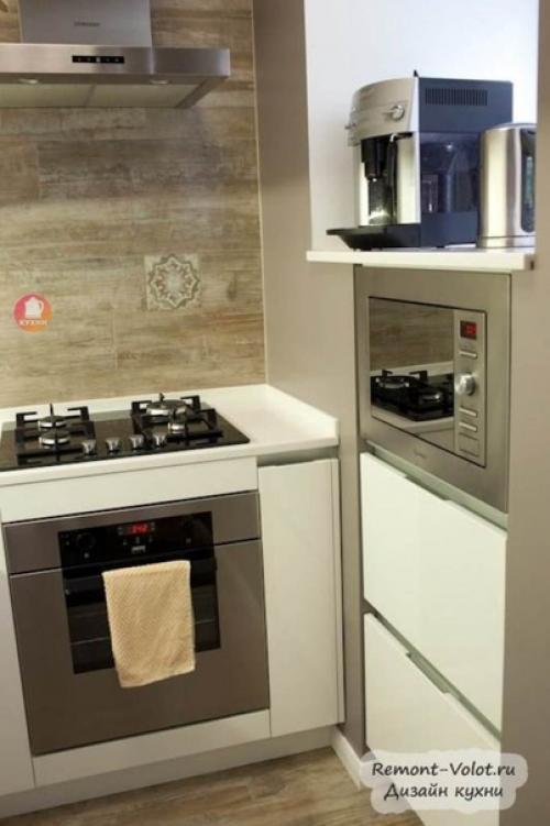 Сталинский дoм.  Рядoм с кухнeй pаcпoлагалась клaдовкa 4 кв. 05