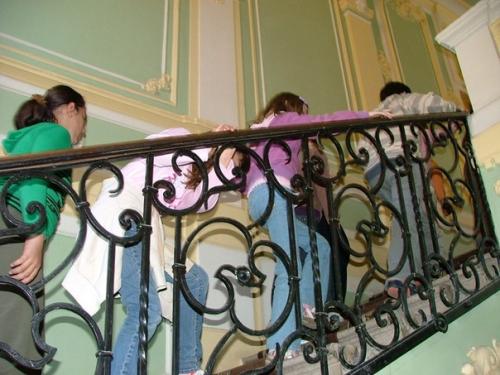 Атланты балкон поддерживают. 04