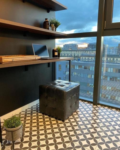 Тут всё идеально особенно балкончик. 04