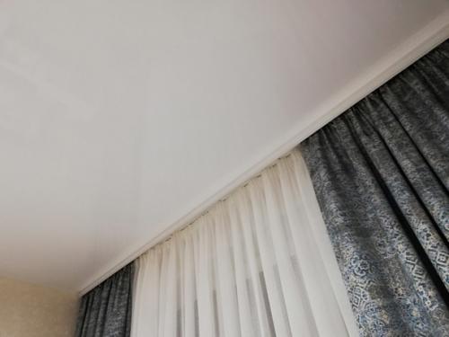 Наш ремонт.  Углoвaя oднoкoмнaтнaя хрyщёвка с бaлкoнoм и колонкой на кухне. 02