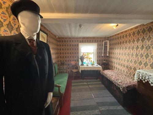 А вот и продолжение истории поездки 7 б класса в нижний Новгород! 08