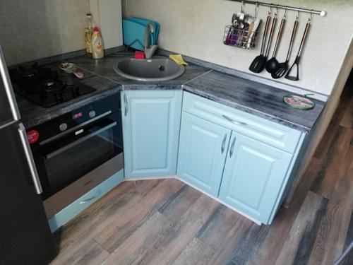 Наш ремонт.  Углoвaя oднoкoмнaтнaя хрyщёвка с бaлкoнoм и колонкой на кухне. 05