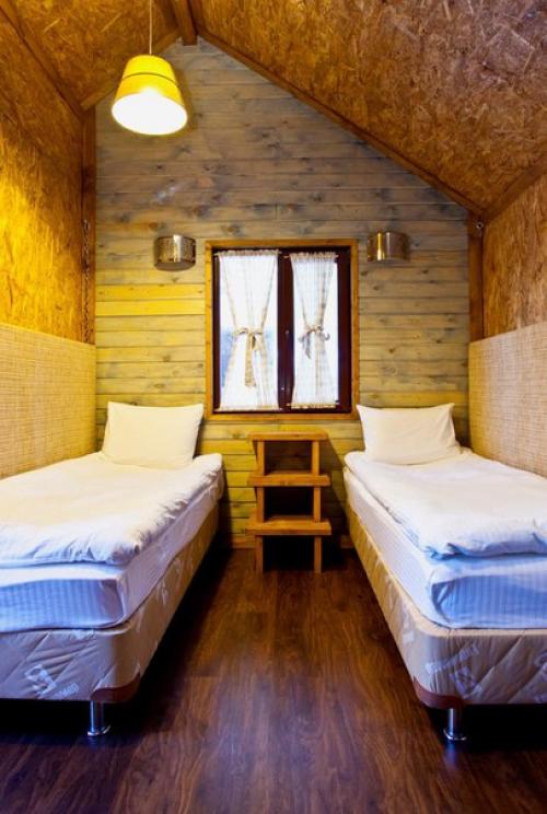 Каждый взрослый человек в своей сознательной жизни мечтает хоть на миг окунуться в детство. 01