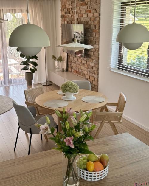 Прекрасный уютный дом Анжелики, любящей мамы двоих очаровательных деток. 02