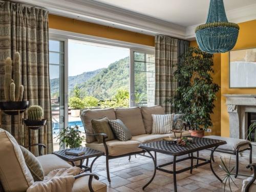 Потрясающий интерьер загородного дома в Сочи. 01