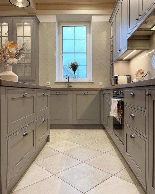 Кухня, в которой просторно - это удача. 02