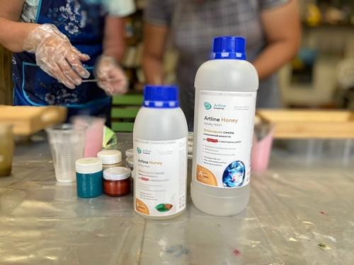 Этим летом я в гостях у своей двоюродной сестры была. 01