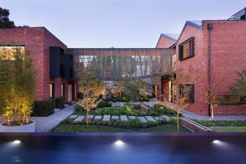 Сладкий особняк в Мельбурне от Jackson Clements Burrows.