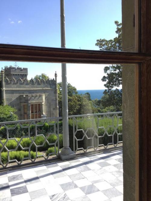 Ура!  Отпуск!  Сегодня побывали в удивительном историческом месте воронцовском дворце. 05