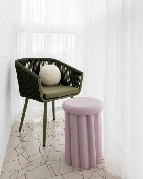 Нетипичный дофаминовый интерьер для пары айтишников в евротрёшке 82 кв. 04