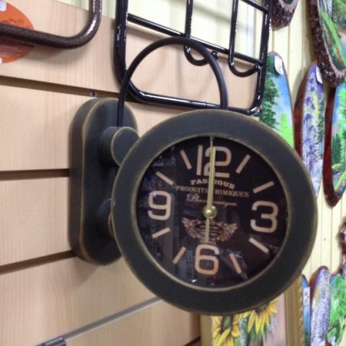 В каждом доме обязательно есть часы! 03