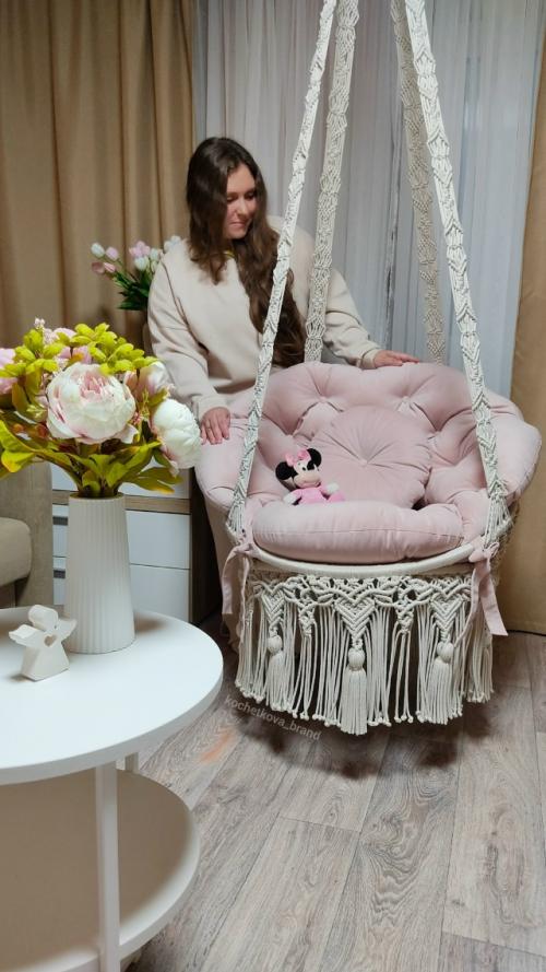 Мой последний проект - кресло - макраме для детской комнаты - уже мчится навстречу своей маленькой хозяйке.  