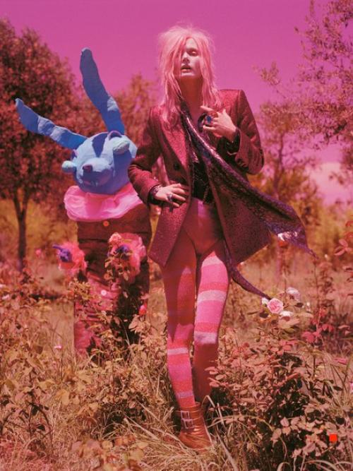 - Тебе уже детьми обзавестись бы пора. 
