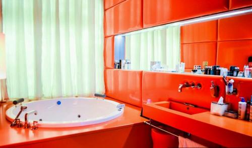 Набережная адмиралтейского канала, 29. 08