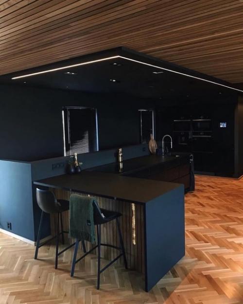 Темный интерьер двухуровневой квартиры. 03