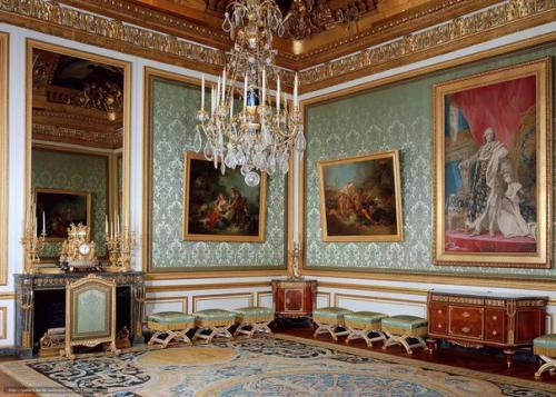 Интервью Эстер. Сегодня нас ждало очень важное интервью. 01