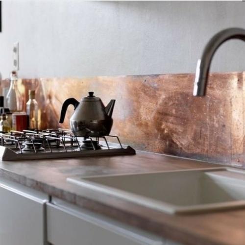 Заметили?  Медь в интерьере все чаще встречается. 01