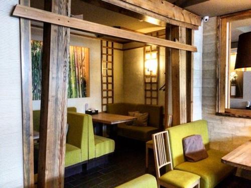 Васаби - ресторан восточной кухни, в котором уживается огромное многообразие культурных традиций - от японской до экзотической паназиатской. 02