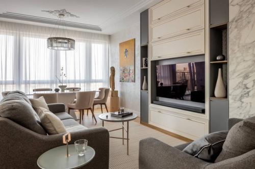 Красивая квартира с компактной кухней и тремя спальнями. 06