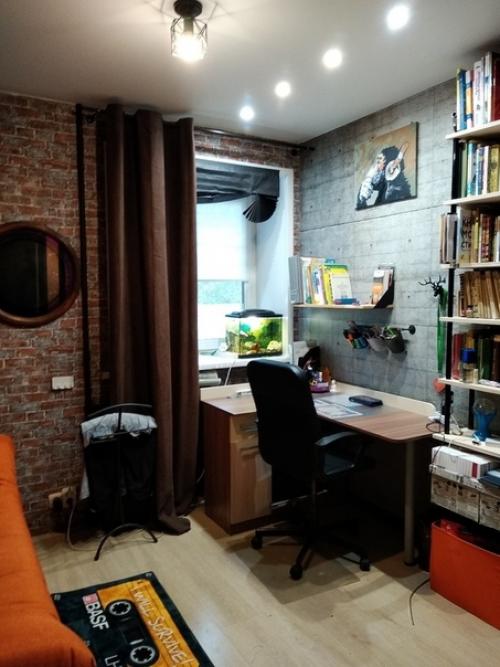 Сделали ремонт в комнате старшего сына.