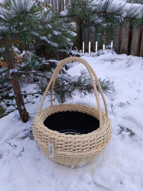 Цветочная корзина с ручкой из искусственного ротанга. 03