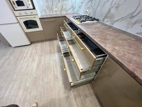 Мы с удовольствием делимся результатами своей работы и делаем все возможное, чтобы увидеть улыбки на лицах наших клиентов. 03