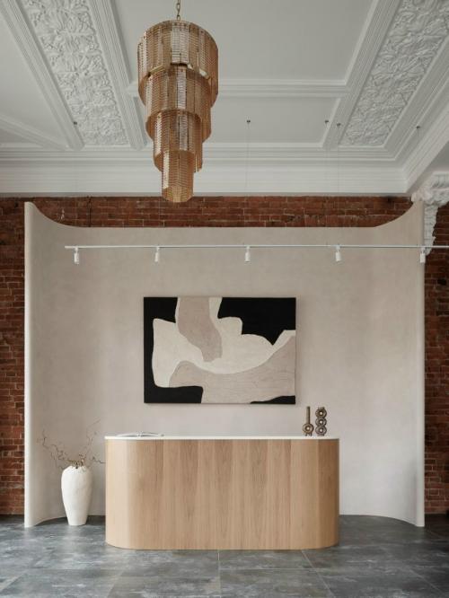 Дизайнер Ксения Новикова оформила флагманский бутик Landscape, гармонично вписав его в архитектуру дома начала ХХ века. 07