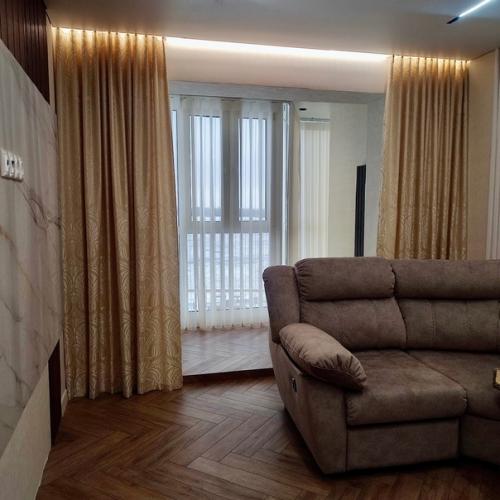 Центром дома традиционно является зал или гостиная - комната, в которой парадность сочетается с семейным уютом. 02