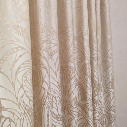 Центром дома традиционно является зал или гостиная - комната, в которой парадность сочетается с семейным уютом. 05