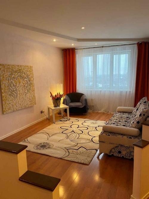 Двухкомнатная квартира с дизайнерским ремонтом продаётся. 01