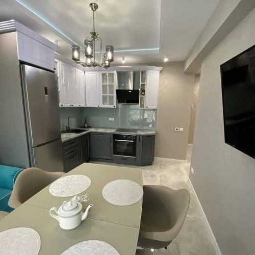 Интерьер квартиры в сером цвете. 02