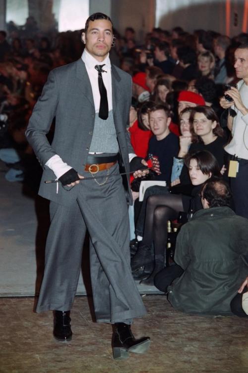 Мужские юбки Жана - поля Готье - вызов привычке и новый язык моды, 1984-1985. 06 Мужские юбки Жана - поля Готье - вызов привычке и новый язык моды, 1984-1985. 06