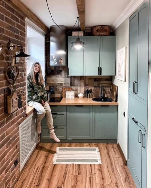 Миниатюрная кухня в квартире площадью 22 кв. 07