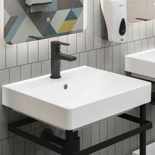 Смеcители для раковины и ванны, а также душевой гарнитур Sonata - отличное решение для интерьера ванной комнаты с ограниченным бюджетом. 08