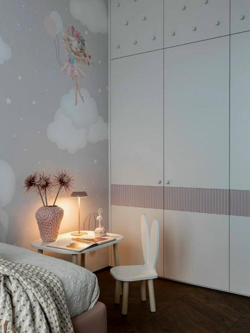 Интерьер этой квартиры создан для молодой пары, увлеченной путешествиями. 08