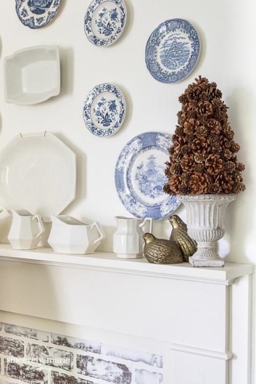 Елочка из шишек - еще одна оригинальная и простая вариация, достойная вашего внимания. 02