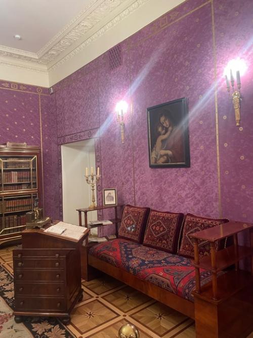 Перед вами - некоторые детали обновленного музея - квартиры Пушкина на Арбате. 01