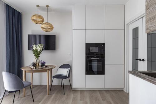 Квартира - студия создавалась для молодой, стильной, успешной девушки. 01