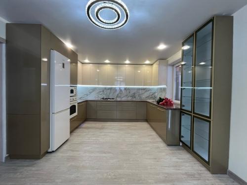 Мы с удовольствием делимся результатами своей работы и делаем все возможное, чтобы увидеть улыбки на лицах наших клиентов. 06