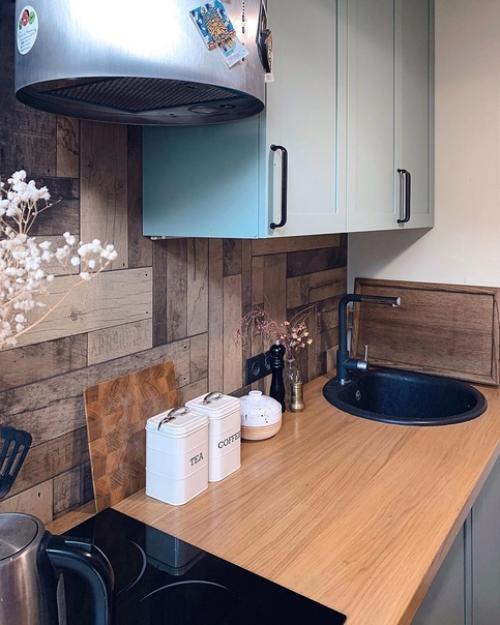 Миниатюрная кухня в квартире площадью 22 кв. 06