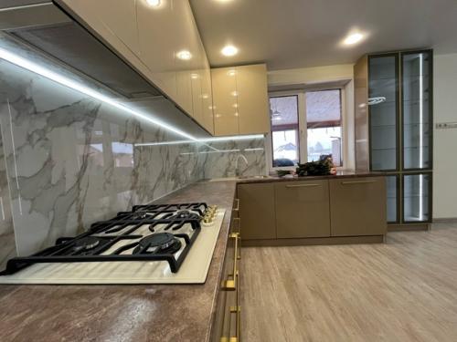 Мы с удовольствием делимся результатами своей работы и делаем все возможное, чтобы увидеть улыбки на лицах наших клиентов. 04