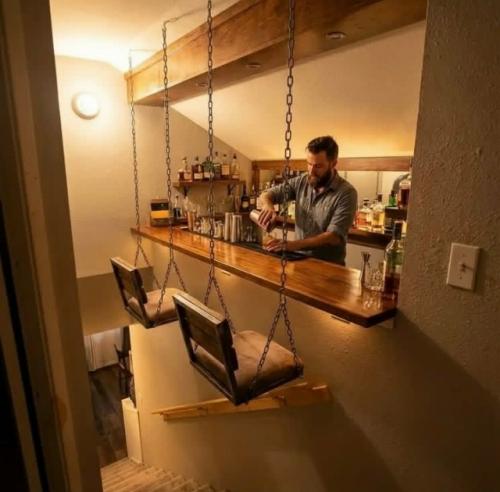 Парень решил спросить у пользователей, как красиво можно обыграть необычную деталь в интерьере - результаты превзошли все ожидания. 03