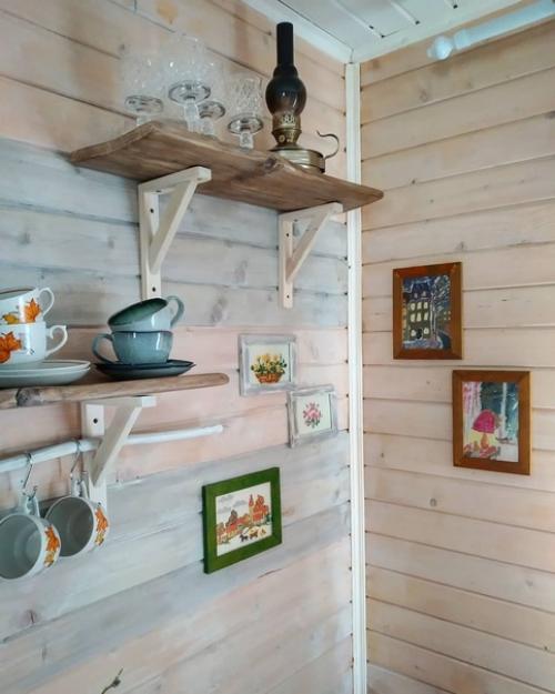 Здравствуйте хочу показать ещё одну перекрашенную мной кухню. 01