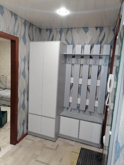 Чем меньше прихожая, тем сложнее сделать ее функциональной и привлекательной. 06