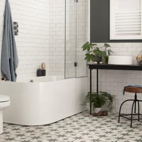 Белый цвет иногда подвергается критике из-за маркости или безликости - скучно, как в больнице! 02