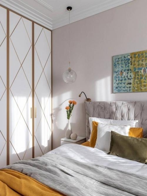 Красивая квартира с компактной кухней и тремя спальнями. 08