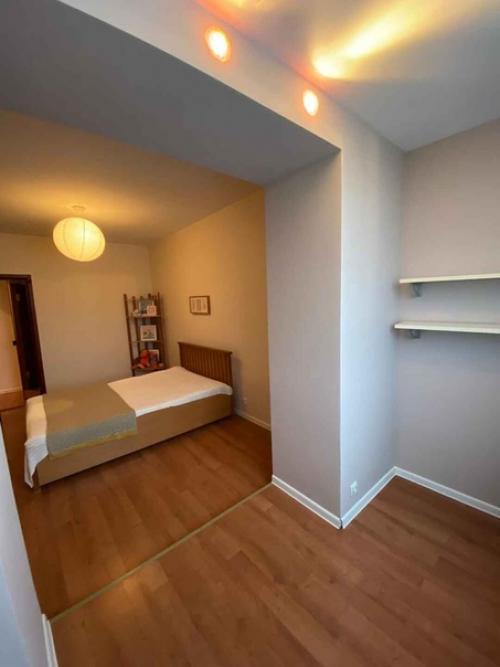 Двухкомнатная квартира с дизайнерским ремонтом продаётся. 02