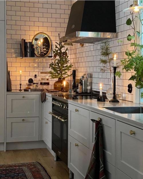 Джессика и ее муж много лет жили в эстерлене в сконе, но решили вернуться домой и отремонтировать старую семейную ферму на севере шевеции. 01