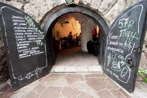 Рестораны в самых необычных местах Петербурга. 03