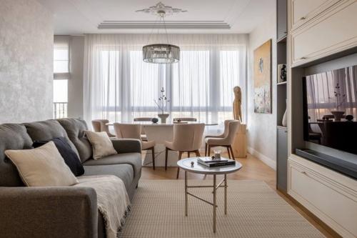 Красивая квартира с компактной кухней и тремя спальнями. 09